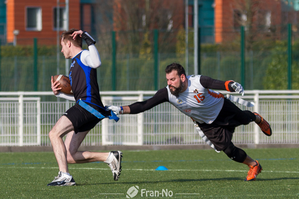 Le coach Alex Van Assche en dfense