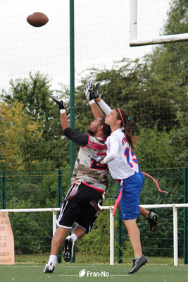 Les filles se sont battues sur chaque ballon