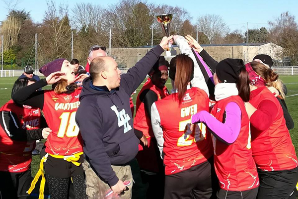 Flag Les Valkyries Et Les Sphinx Vainqueurs De La Coupe De France Football Americain Et Nfl