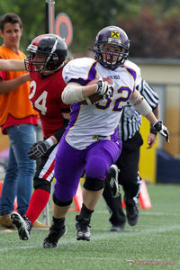 Marie Michelitsch playing American Football