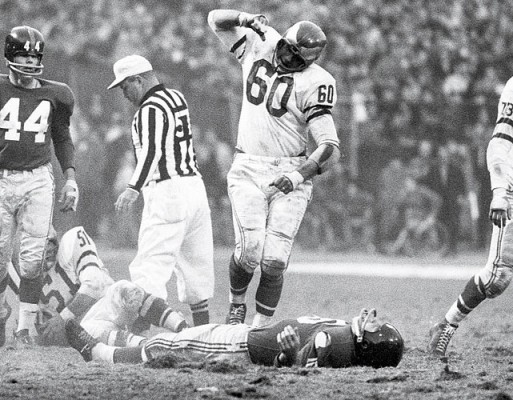 Chuck Bednarik et Frank Gifford