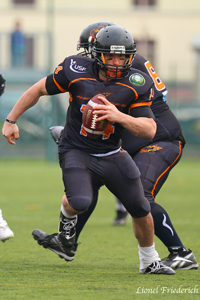 Le quarterback Andrew Gillis