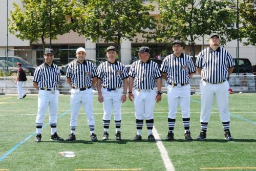 S. Plisson et les arbitres jouent aux Daltons