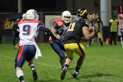 Steve Delaval inscrit le premier TD du Flash
