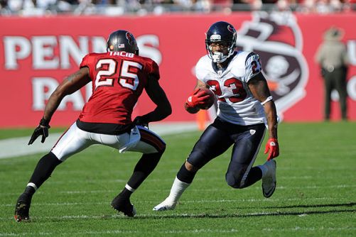 Arian Foster face  Aqil Talib