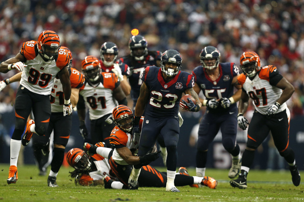 Arian Foster a encore passé la barre des 100 yards