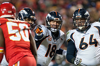 Peyton montre Justin Houston