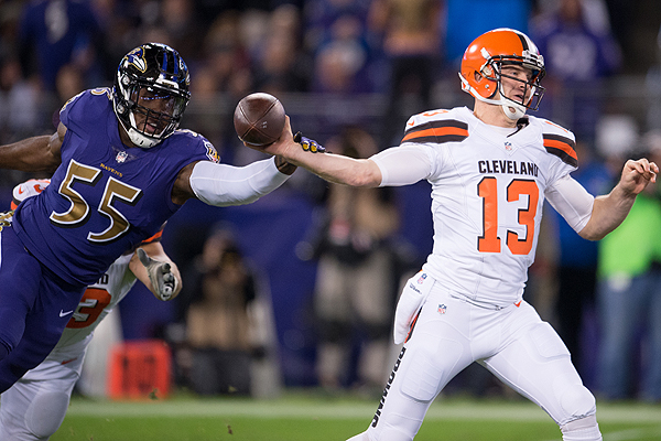 McCown harcelé par Suggs