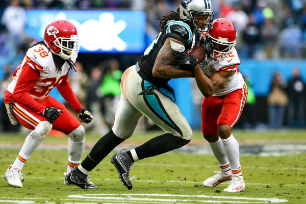 Marcus Peters arrache le ballon de la victoire.