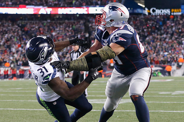 Chancellor prend le dessus sur Gronk sur le dernier play du match
