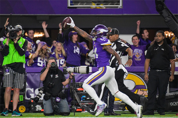 Stefon Diggs délivre les Vikings (TD 61 yards)