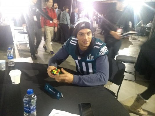 Mack Hollins a sa mthode pour se relaxer avant un gros match : le rubik's cube !