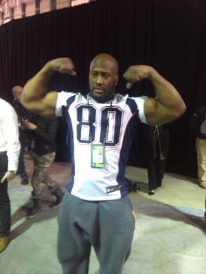 Un peu serrant ce maillot de Amendola sur James Harrison