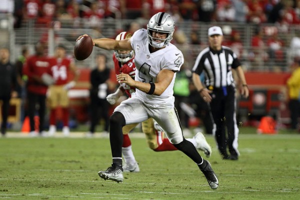 Derek Carr scramble