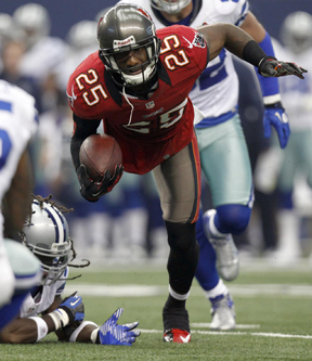 Aqib Talib a t le premier  intercepter le cuir