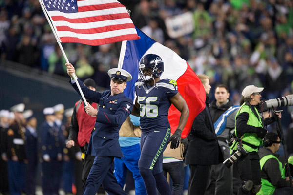 Cliff Avril porte le drapeau franais
