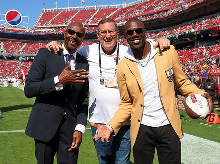 Jerry Rice et Terrell Owens autour de Brent Jones