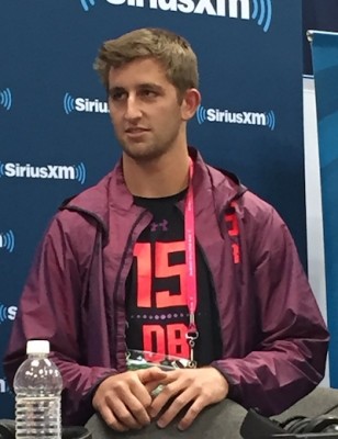 Josh Rosen (UCLA) avant son interview chez SiriusXM