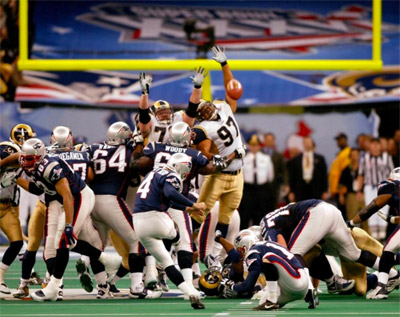 Adam Vinatieri offre le 1er Super Bowl aux Patriots
