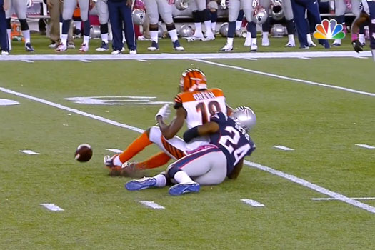 Darrelle Revis force le fumble d'A.J. Green