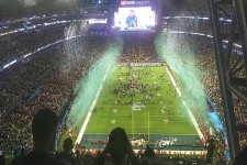 Pluie de confettis pour les Eagles ! Ils sont champions au terme d'une rencontre fantastique.